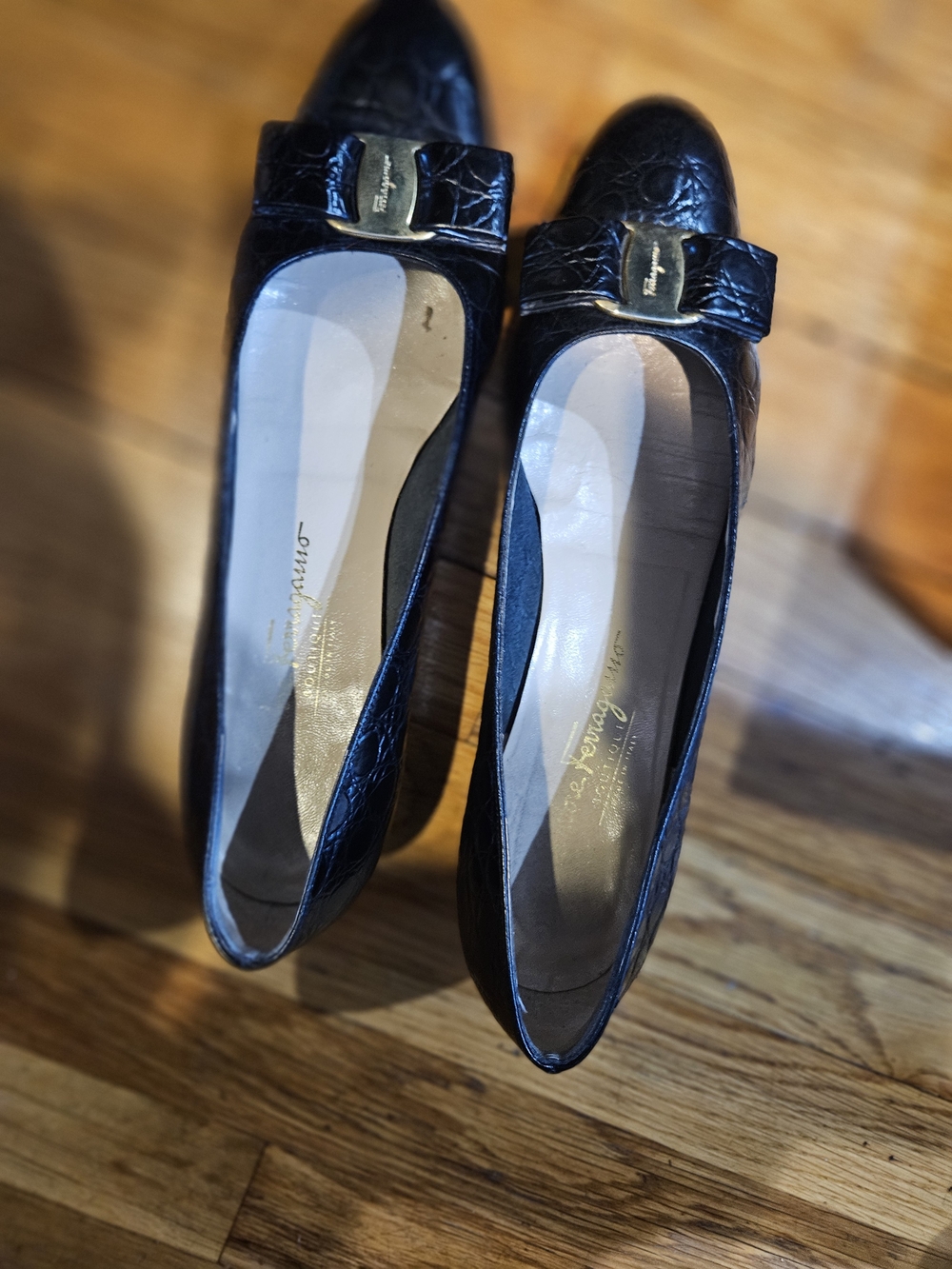 Salvatore Ferragamo Black Varina Bow Leather Ballet Flats with Gold Logo